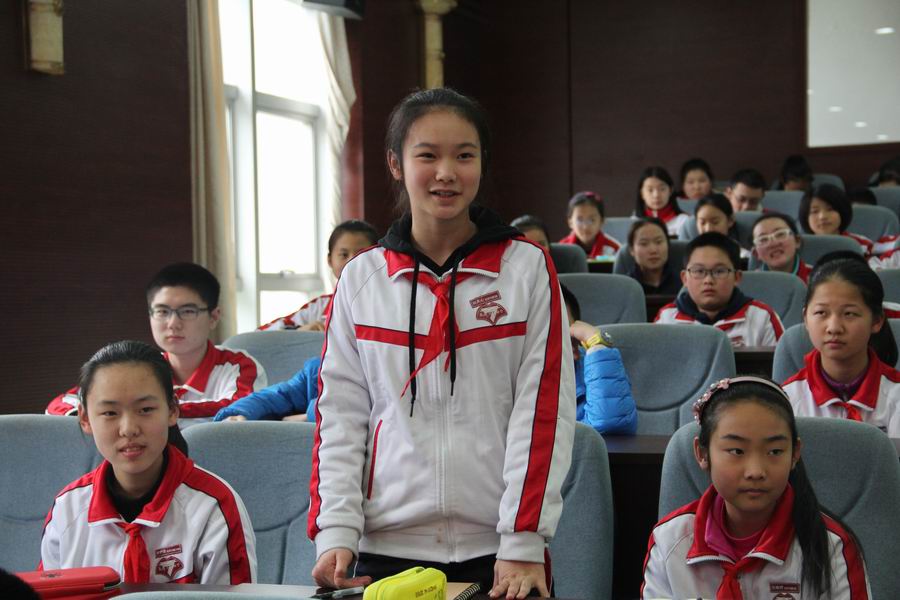 调整大小 4.3学生干部积极互动.JPG